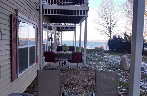 Delavan Lake Condo | 129 - Cozy & Comfy One Bedroom Condo Suite