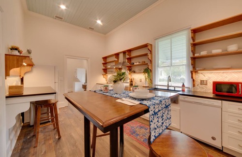 Thomasville House | 129 m² House ∙ 2 bedrooms ∙ 4 guests