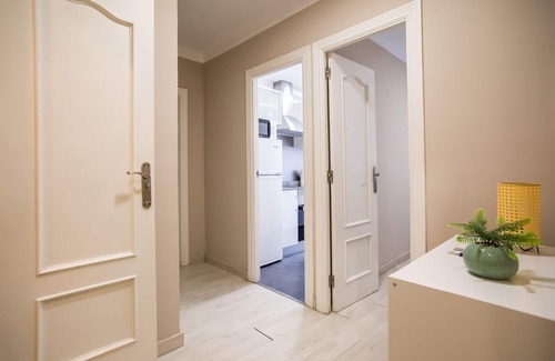 Collblanc y La Torrassa Apartment | 12TOGO1035 - Spacious Apartment near Camp Nou