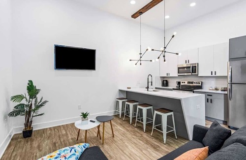 Delair Apartment | 13 Luxury FREE Private Parking