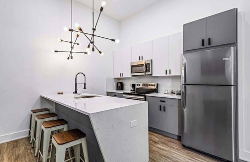 Delair Apartment | 13 Luxury FREE Private Parking