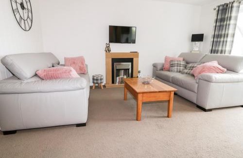 Saint Ann's Chapel House | 13 Manorcombe Bungalows