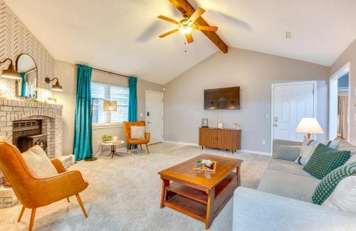 Blue Springs House | 13 Mi to Arrowhead Stadium Blue Springs Home!