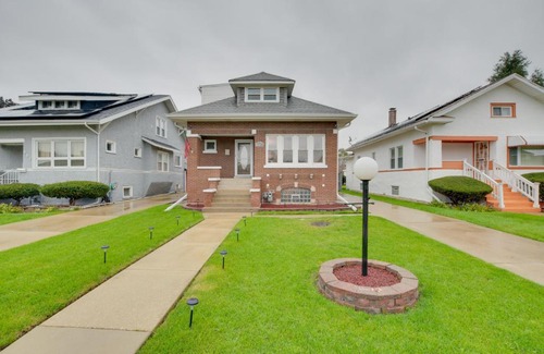 Maywood House | 13 Mi to Dtwn Chicago Maywood Home with Fireplace