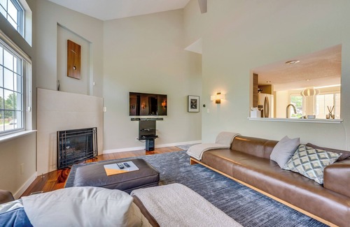 Arvada House | 13 Mi to Dtwn Denver: Arvada Townhome w/Deck