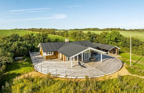 Fur House | 130 m² House ∙ 3 bedrooms ∙ 8 guests