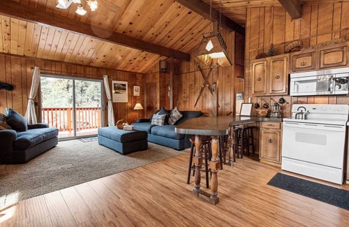 Whispering Forest House | 130 m² House ∙ 3 bedrooms ∙ 8 guests