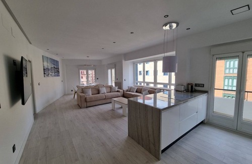 Gijon City Centre Apartment | 131A - Espectacular apartamento 8 personas