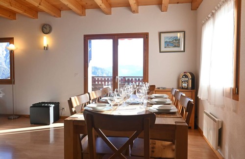 Chamoson Villa | 138 m² Villa ∙ 1 bedroom ∙ 8 guests