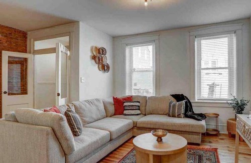 Historic Downtown Lancaster House | 139 m² House ∙ 3 bedrooms ∙ 6 guests