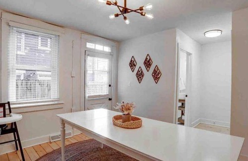 Historic Downtown Lancaster House | 139 m² House ∙ 3 bedrooms ∙ 6 guests