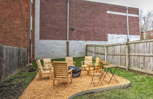 Historic Downtown Lancaster House | 139 m² House ∙ 3 bedrooms ∙ 6 guests