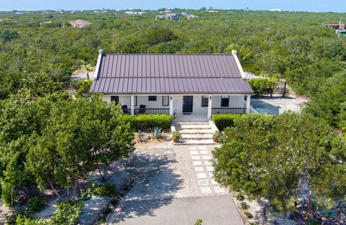 Long Bay House | 139 m² House ∙ 2 bedrooms ∙ 5 guests