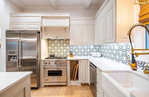 Mount Pocono House | 1393-1395 Pocono Blvd - Double Listing · The King & Queen of The Poconos