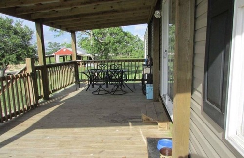 Beaumont House | 14 Acre Ranch Home near Refineries