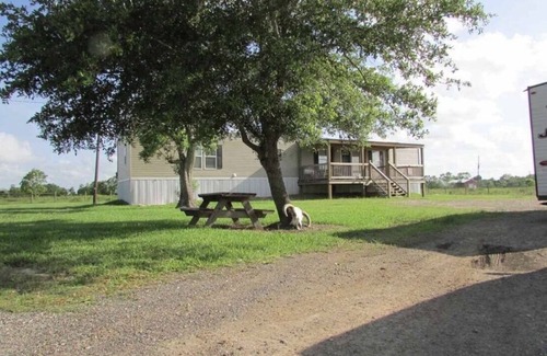 Beaumont House | 14 Acre Ranch Home near Refineries