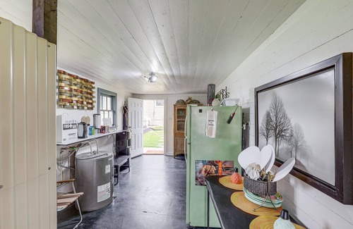 Bell County House | 14 Acres w/Pond Access: Farmhouse in Temple!