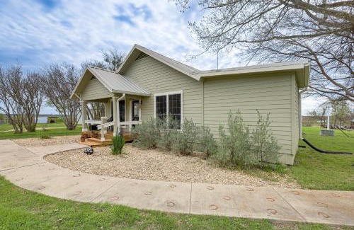 Bell County House | 14 Acres with Pond Access Farmhouse in Temple!