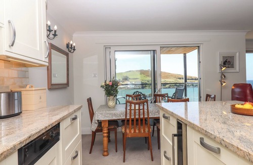 Bigbury-on-Sea Cottage | 14 BURGH ISLAND CAUSEWAY, family friendly in Bigbury-On-Sea