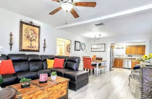 Carrollwood House | # 14 @Delightful Cabin Tampa Home by Joyful Moments