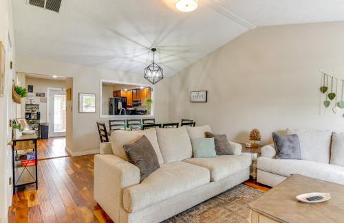 Greenwood House | 14 Mi to Dtwn Indy Family Gem with Yard