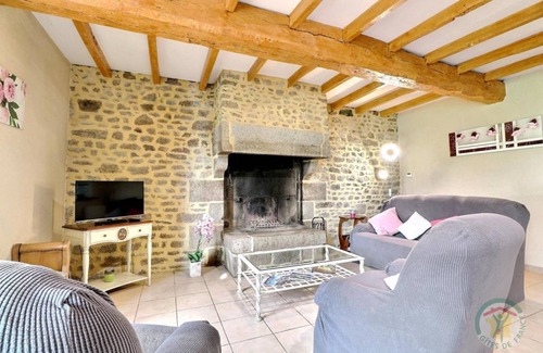 La Bazouge-du-Desert House | 140 m² Gîte ∙ 4 bedrooms ∙ 8 guests