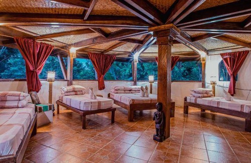Puerto Princesa Hotel | 140 m² Hotel ∙ 3 bedrooms ∙ 5 guests