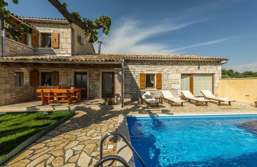 Vosteni Villa | 140 m² Villa ∙ 3 bedrooms ∙ 8 guests
