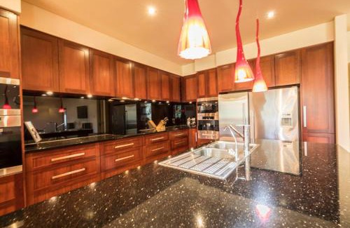 Bowhill House | 141 Providence Drive, Bowhill