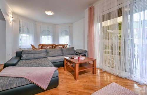 Cakovec House | 142 m² House ∙ 3 bedrooms ∙ 6 guests