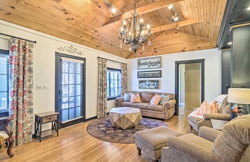 Eureka Springs Historic District Cottage | 143 m² Cabin ∙ 3 bedrooms ∙ 6 guests