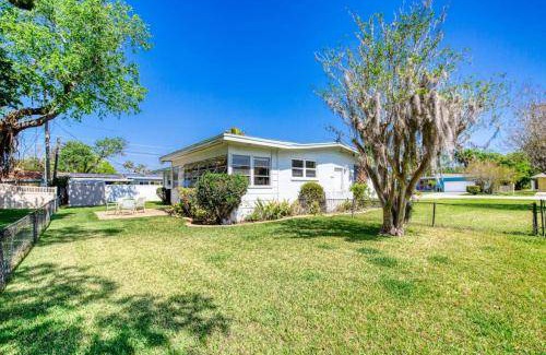 Brentwood Park House | 144 m² House ∙ 3 bedrooms ∙ 8 guests