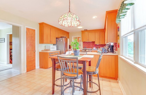 Ionia House | ‘1440 Getaway’ w/Yard & Deck ~ 16 Mi to Rochester