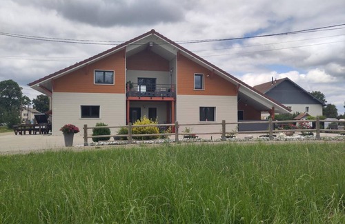Chamesey House | 145 m² Gîte ∙ 4 bedrooms ∙ 8 guests