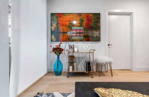 Downtown Apartment | 15 City View Santa Monica
