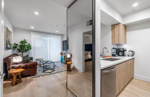 Downtown Apartment | 15 City View Santa Monica