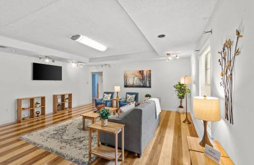 South Baton Rouge House | 15 Min to LSU & Downtown Oak Hills Place Hideaway