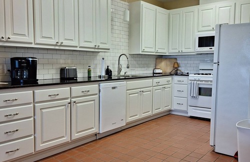 Pawhuska Other | 15 mins from Pioneer Woman, this Cozy Cowboy House is the perfect get away!