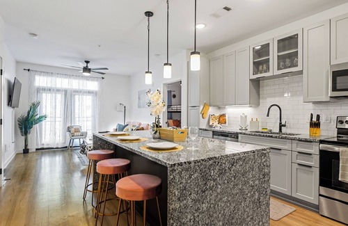 Bellevue Apartment | 15 Minutes from Downtown-Cozy & Luxury Design