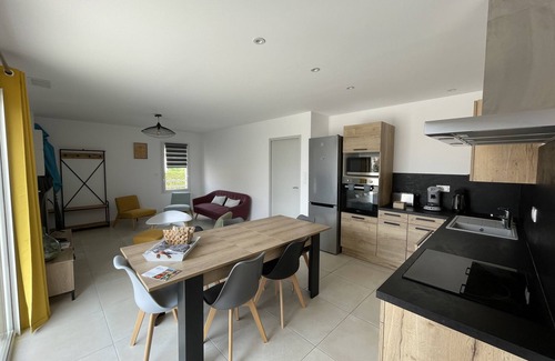 Neffies House | 15 mn Pézenas, comfortable 4* house with sunny terrace and private parking.