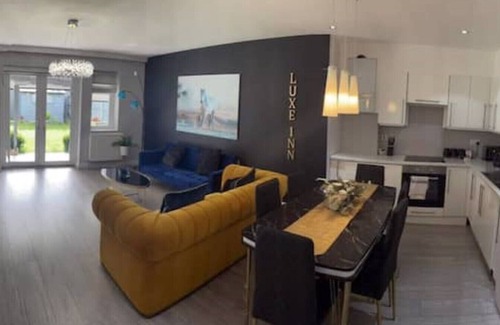 Borehamwood Apartment | 15%off weekly#4 BDR House#Free parking#Contractors