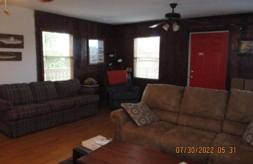 Salem House | 150 King Fisher Rd.