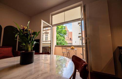 Stare Miasto Apartment | 150 m² Apartment ∙ 3 bedrooms ∙ 14 guests