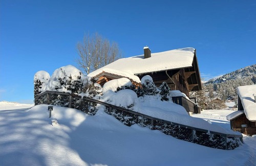 Saanenmoeser Apartment | 150 m² Apartment ∙ 3 bedrooms ∙ 8 guests