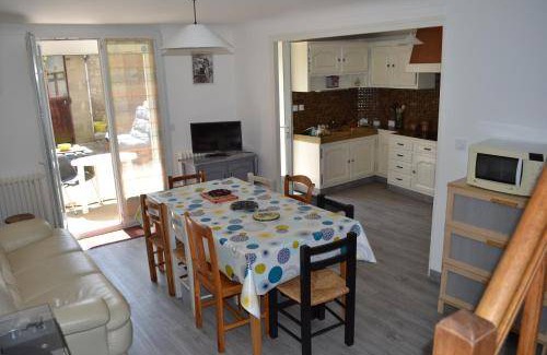 Savigny-Levescault House | 150 m² House ∙ 6 bedrooms ∙ 10 guests