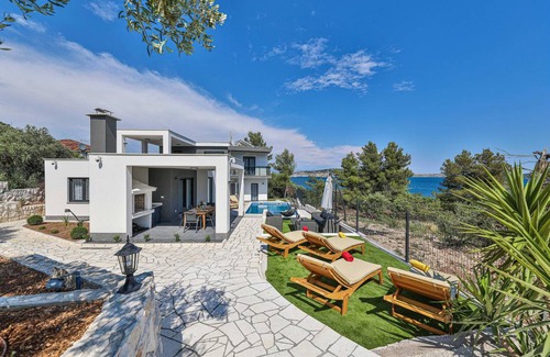 Seget Donji House | 150 m² House ∙ 3 bedrooms ∙ 6 guests