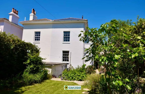 Ryde House | 150 m² House ∙ 4 bedrooms ∙ 8 guests