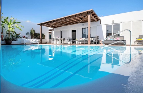 Playa Blanca Villa | 150 m² Villa ∙ 2 bedrooms ∙ 5 guests