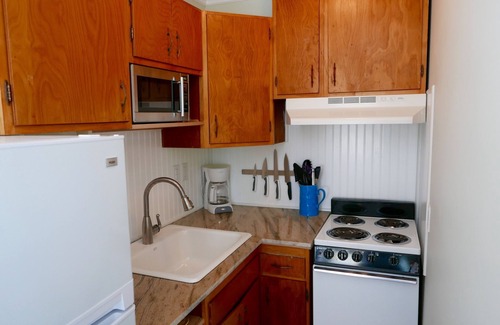 Shell Beach Apartment | 150 Steps From The Ocean In Beautiful Shell Beach.