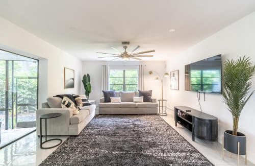 Palm River Estates House | 155 Old Tamiami Trail